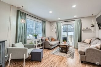 Building Photo - Modern Comfort Meets City Convenience in D...