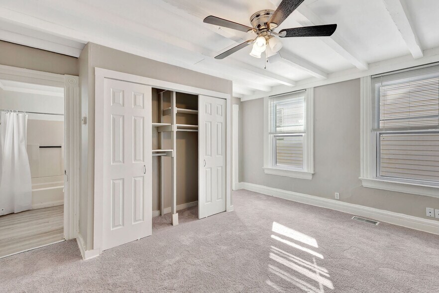 Building Photo - 1410 Russell St