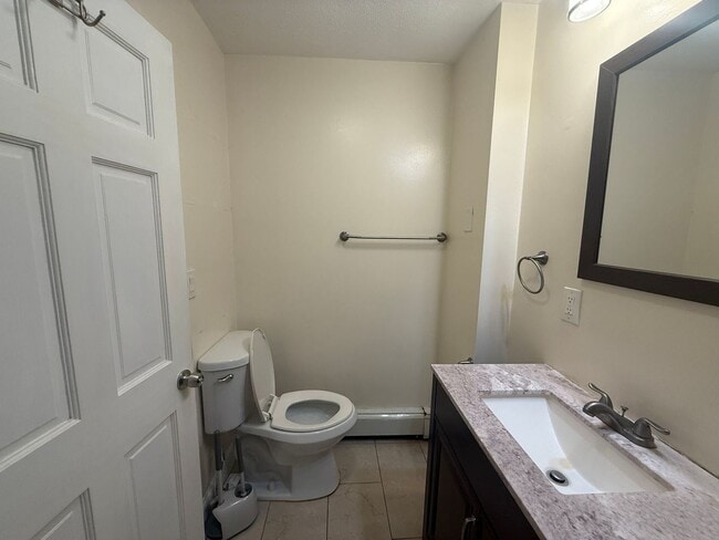 Building Photo - 349 Sum