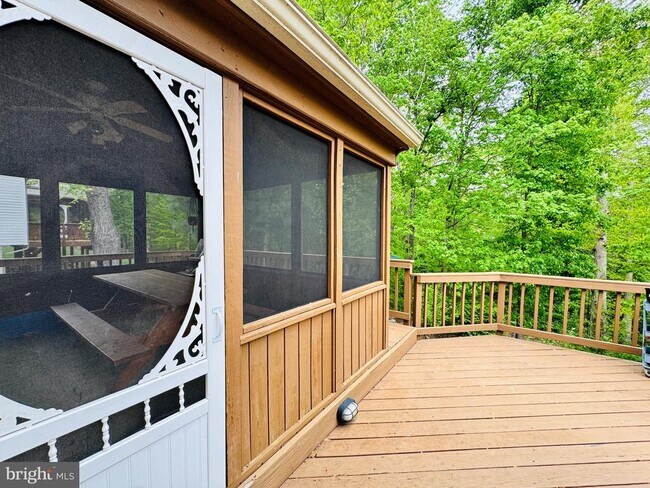 Building Photo - 12525 Hedges Run Dr
