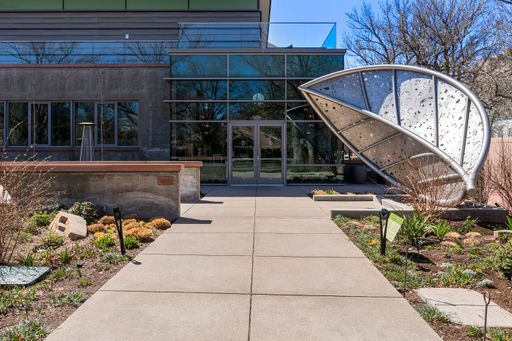 Building Photo - Walk to Cheeseman from this Large 1 Bed 1 ...