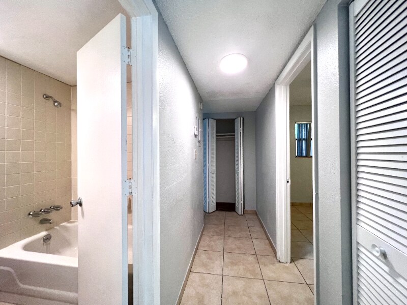 Building Photo - 2811 SW Archer Rd