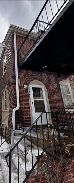 Building Photo - 1008 W Main St