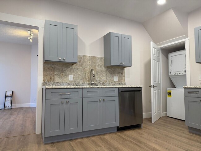 Building Photo - 4300 Apple Ave