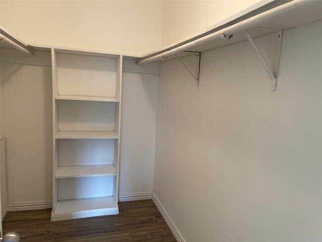 Building Photo - 1516 Bay Area Blvd