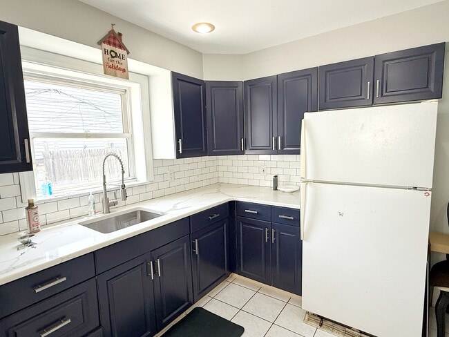 Building Photo - 1734 Wolf St