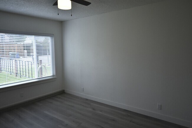 Building Photo - 7597 Orange Dr