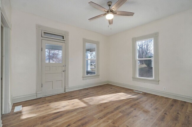 Building Photo - Remodeled 2 bedroom, 1 bathroom home for r...