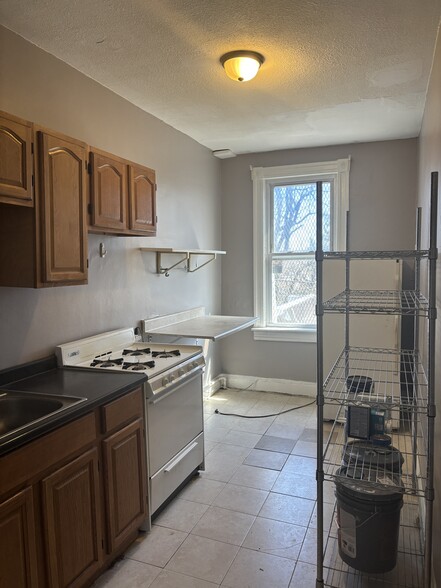 Kitchen - 2839 N Calvert St