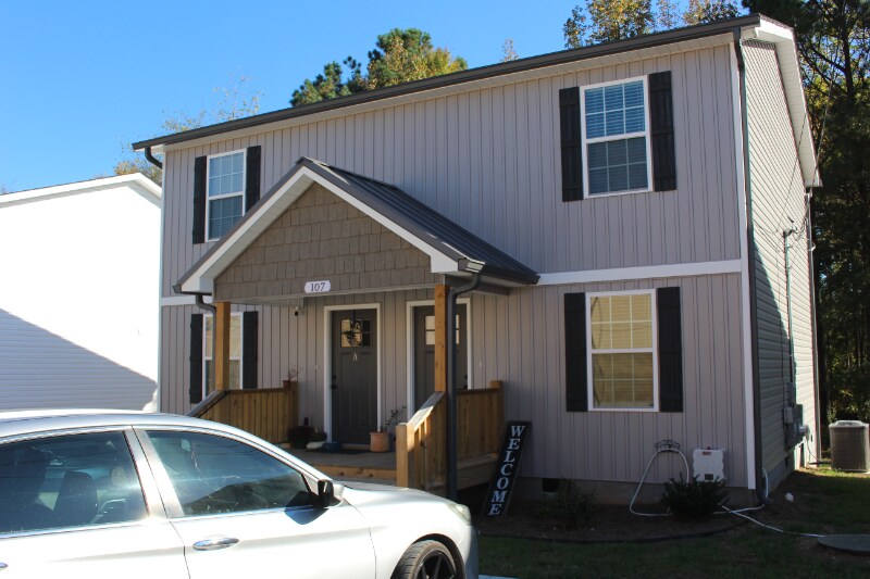 Primary Photo - 109 Buster Ln