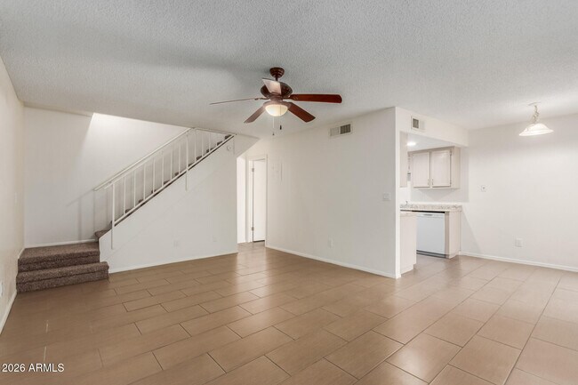 Building Photo - 860 E Brown Rd