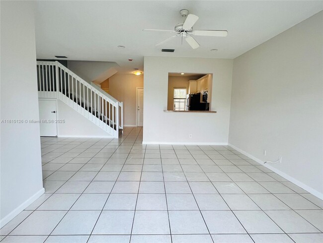 Building Photo - 1647 Hawthorne Pl
