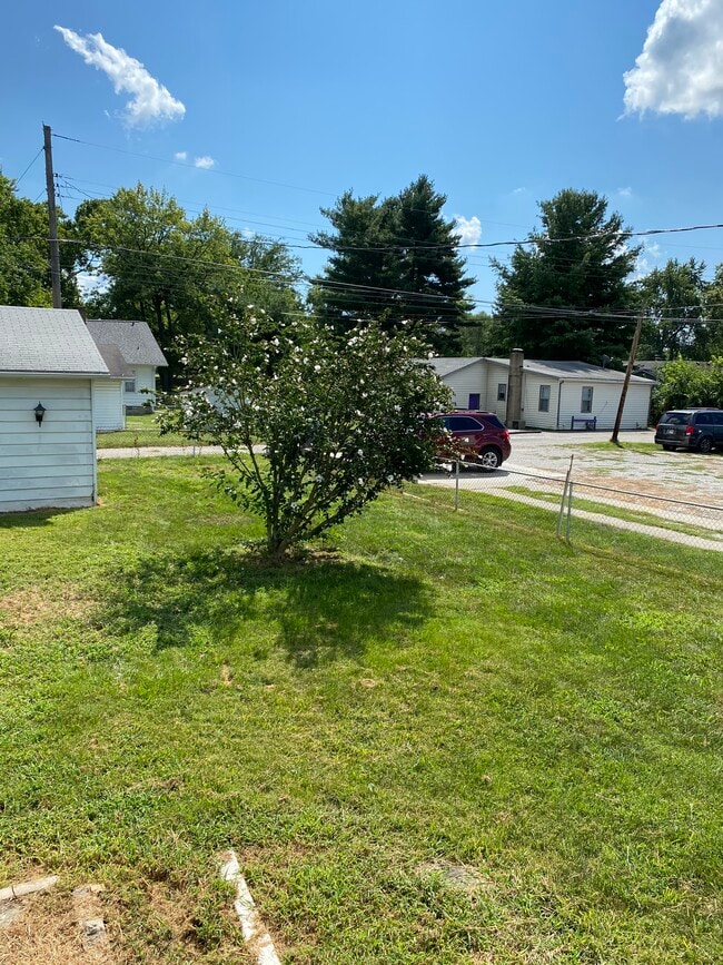 Building Photo - 3200 S 7th St