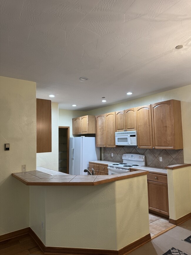 Building Photo - 750 Singletree Rd