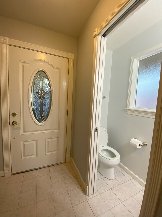 Building Photo - 4971 Ponderosa Ter