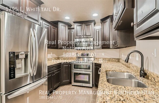Building Photo - 1795 E Whitetail Dr