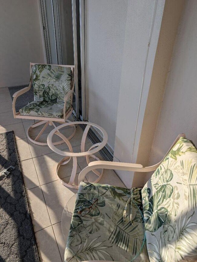 Building Photo - 2812 Garden Dr S