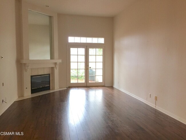 Building Photo - 3087 E Hillcrest Dr