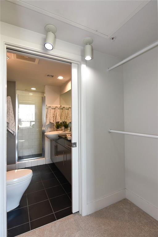 Building Photo - 300 Bowie St