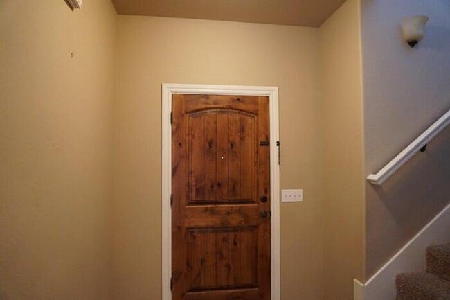 Building Photo - 4 Bed 2 Bath 2 Car Duplex in the Oxford Park Addition in Edmond