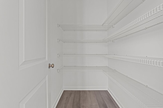 Building Photo - 825 Basswood Gln Trl
