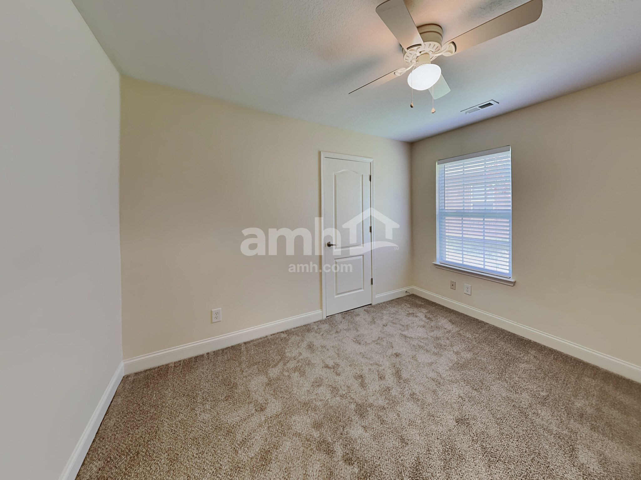 Building Photo - 1762 Woods Ln