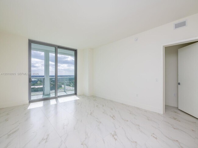 Building Photo - 2000 Metropica Wy