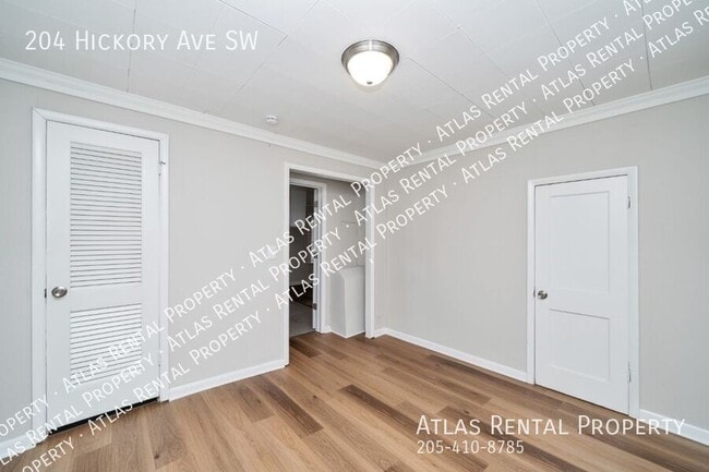 Building Photo - 204 Hickory Ave SW