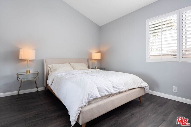 Building Photo - 12119 Rochester Ave