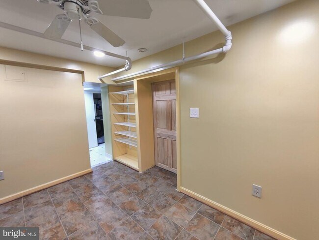 Building Photo - 103 N George Mason Dr