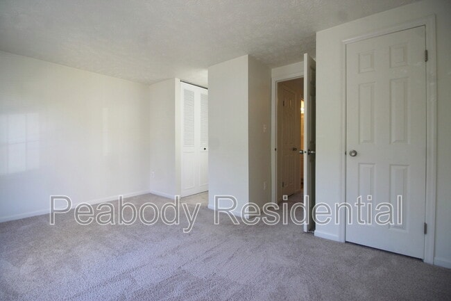 Building Photo - 1544 Woodcrest Dr