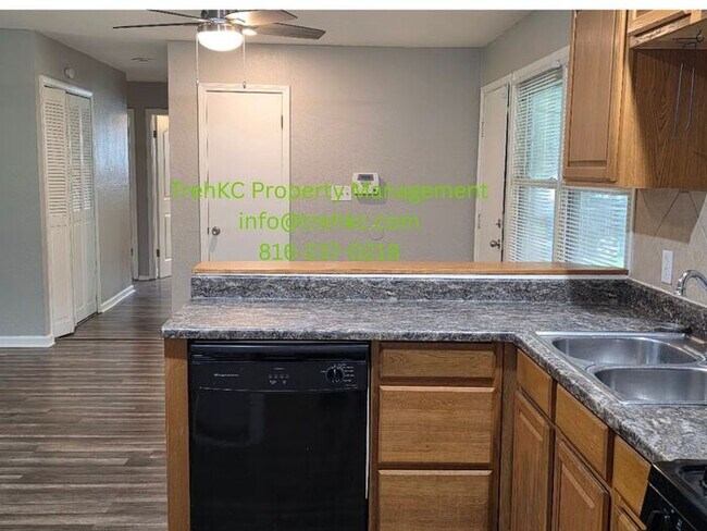 Building Photo - SPACIOUS 4-BEDROOM RANCH HOME FOR RENT!