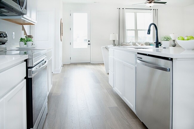 Building Photo - Beautiful 3-Bedroom Townhomes Await at Clover Ridge! Washer & Dryer included