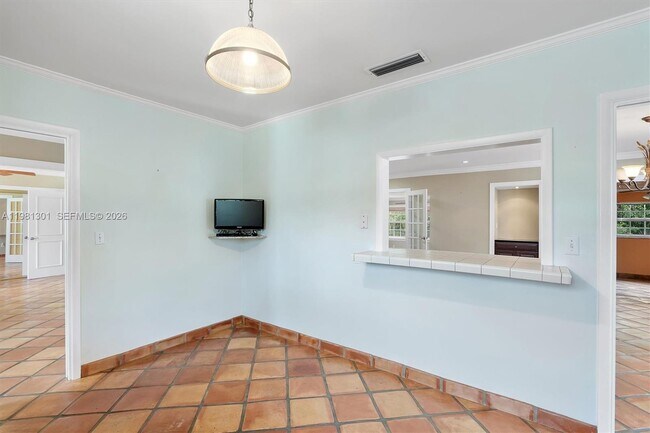 Building Photo - 300 187th St