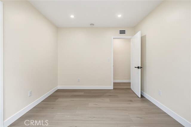 Building Photo - 9233 Swinton Ave