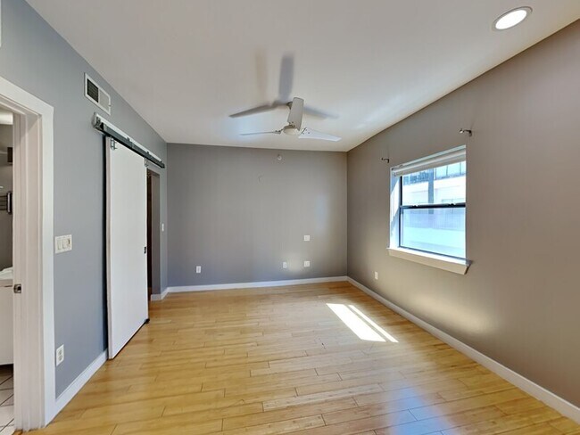 Building Photo - 1111 S Akard St