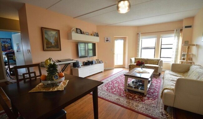 Building Photo - 14 Heron St