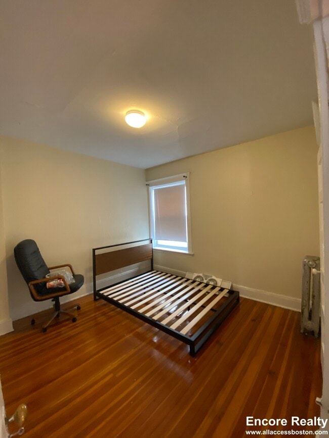 Building Photo - 7 Mt Hood Rd