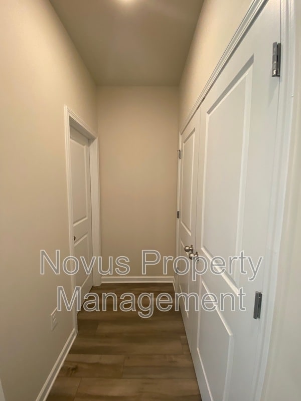 Building Photo - 1182 Westhampton Wy