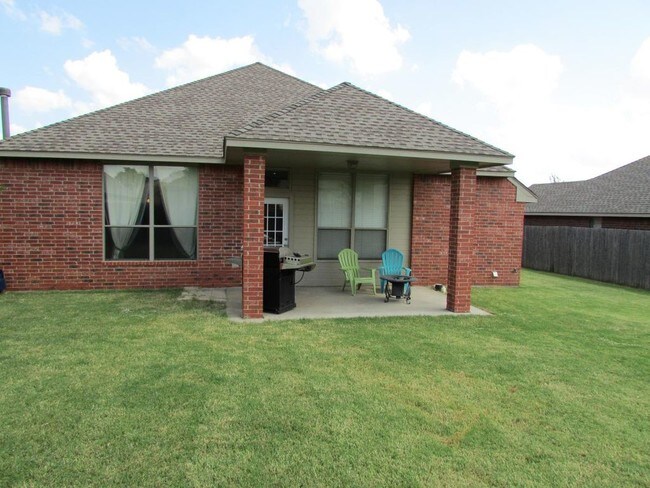 Building Photo - 3016 Cruden Dr