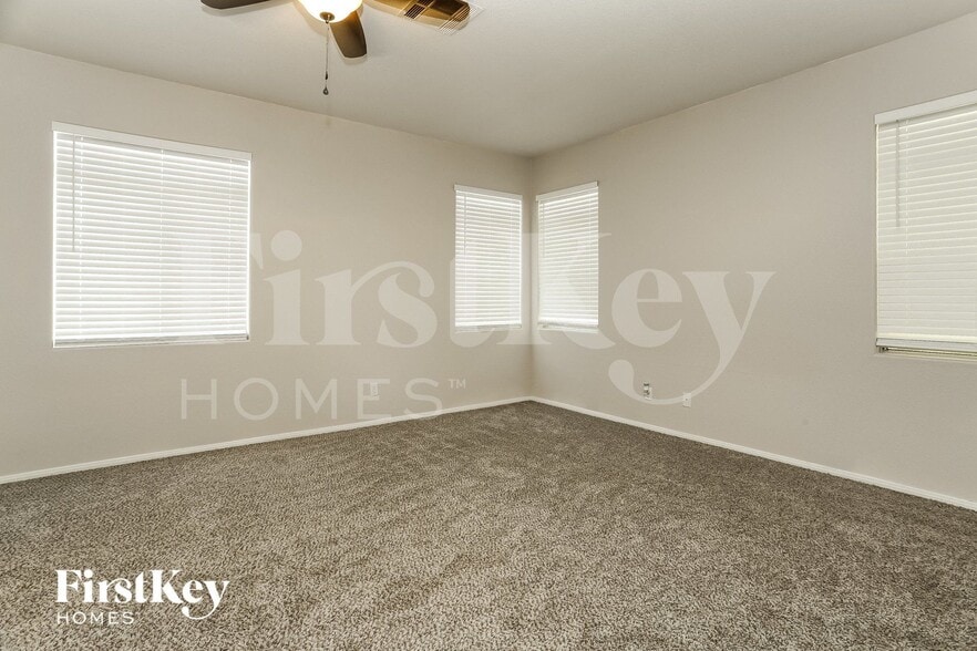 Building Photo - 4405 Vogue St