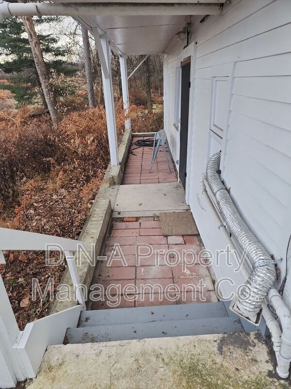 Building Photo - 114-116 Knight St