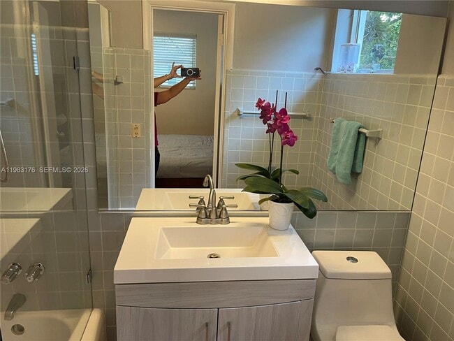 Building Photo - 14155 Old Cutler Rd