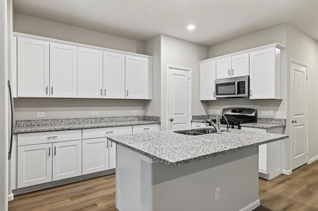 Building Photo - 431 Wydown Dr