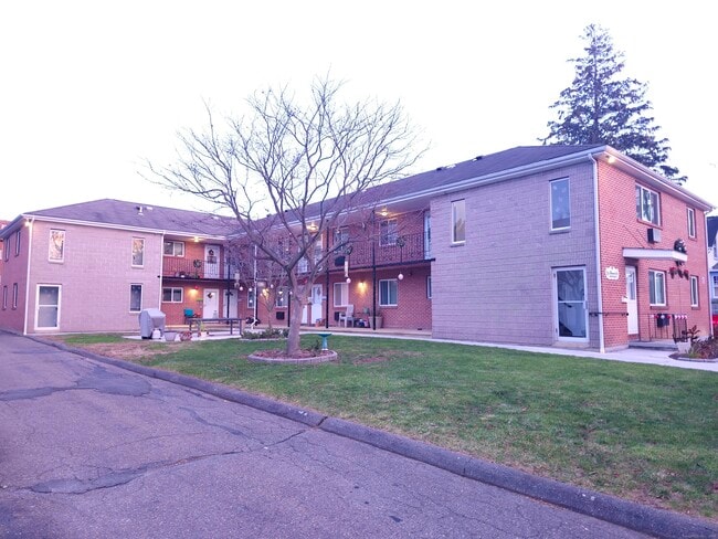 Building Photo - 24 Glenwood Ave