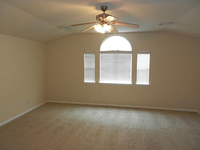 Building Photo - 25307 Sierra Woods Ln