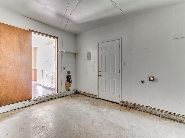 Building Photo - 1303 Homeland Ave