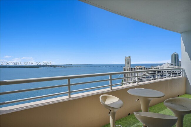 Building Photo - 808 Brickell Key Dr