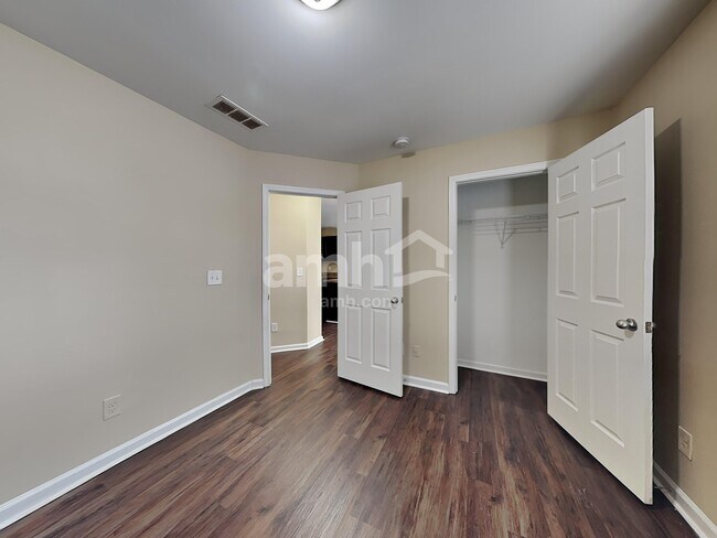 Building Photo - 15 Jeremiah Way