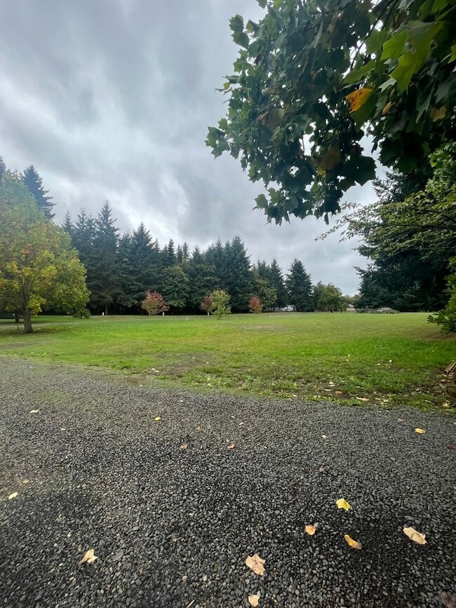 Building Photo - 1625 River Loop 1